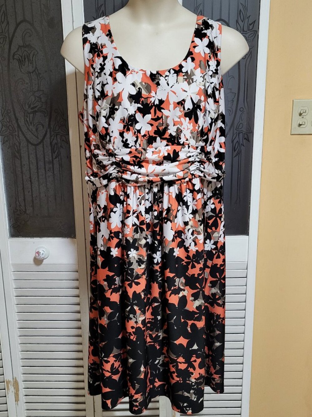 Perceptions Woman's Floral Orange Black White Sleeveless Dress